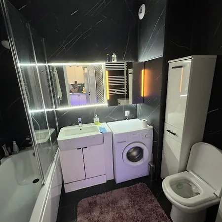 Apartment Apartment *
